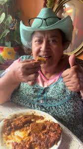 Torta de huevo ensebollada con salsa de tomatillo😋👍🏼🌶️ #fypシ゚viral  #paratii #fyppppppppppppppppppppppp #comidarica #michoacán