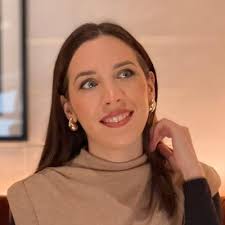 Minerva Marcos (@_MinervaMarcos)