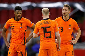 Nee ik weet niet precies in welke opstelling, maar denk wel de 11 namen te weten. De Boer Wijzigt Opstelling Oranje Op Drie Plekken Voor Duel Met Letland Voetbal International
