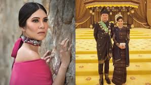 29 mayıs 1904'te istana hinggap'ta doğdu. Datin Sri Zahida Memukau Dalam Persalinan Kurung Bersulam Emas Tenunan Diraja Pahang Rekaan Fiziwoo Nona