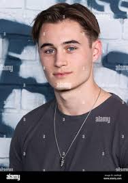 Hollywood, CA, USA; Actor MARK HAMILL, best known from 'Star Wars,' attends  the premiere of ''The X-Files'' in undated photo. (Michelson-Geller/date  unknown) Mandatory Credit: Photo by Michelson/ZUMA Press. (©) Copyright  2006 Michelson