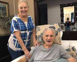 Jul 27, 2021 · consagrado como dublador, orlando drummond passou a ter o rosto mais conhecido do público através de seu peru. Aos 100 Anos Orlando Drummond O Seu Peru Posta Foto Com A Esposa Na Quarentena Verso Diario Do Nordeste