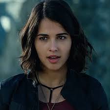 What makes Naomi Scott's face SO CUTE?