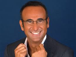 Carlo conti (firenze, 13 marzo 1961) è un conduttore televisivo, conduttore radiofonico e autore televisivo italiano. Foto Di Carlo Conti
