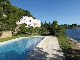 Immobilier de prestige à vendre cote d'azur, france, notre agence immobilière vous propose sa sélection d'annonces immobilières cote d'azur, france. Demeures De Charme Immobileir De Luxe Et De Prestige Entre Particuliers Villa A Vendre Villa De Luxe Villa Provence