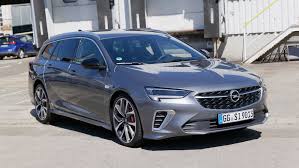 Tutte le caratteristiche della opel insignia model year 2021, la nuova gamma della media tedesca proposta belle varianti grand sport e sports tourer. Opel Insignia Facelift 2021 Insignia Gsi 230 Ps 4x4 Fahrbericht Autogefuhl