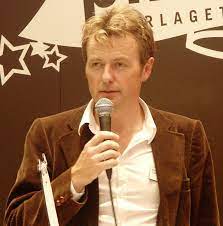 From 1998 to 2007 he hosted norway's most popular talk show først & sist (first & last), which. File Fredrik Skavlan Jpg Wikimedia Commons