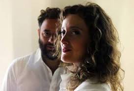 Laura Lavieri e Cacá Machado interpretam álbum b...