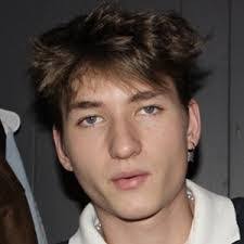 Marshall Huff's Instagram, Twitter & Facebook