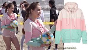 We did not find results for: Demain Nous Appartient Le Sweat Colorblock De Jessica Dans L Episode 223