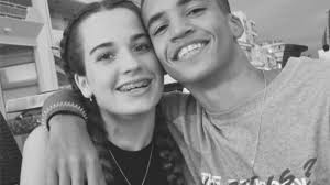 Accident mortel de trottinette à Lyon : une marche blanche pour Warren et  Iris, les deux jeunes victimes