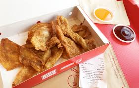 Those who enjoy nibbling on the crunchy skin part of their fried chicken are going to love the latest menu item from kfc indonesia. We Braved Queues For Kfc S Crispy Chicken Skin