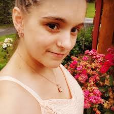 Gabrielle Brandt's Instagram, Twitter & Facebook