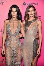 Latest bella hadid news on her diet, body and cannes style plus updates on gigi hadid's model sister's instagram, net worth and split from the weekend. Gigi And Bella Hadid Play The Social Media Game In Different Fashions Vanity Fair