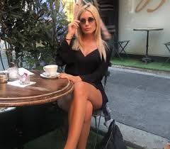 La luigi favoloso attaccato da mariana falace: Chi E La Meravigliosa Mariana Falace Dal Flirt Con Gianluca Vacchi Al Grande Fratello 15 Ecco Chi E La Modella Napoletana Foto