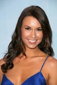 Sarah Larson's Instagram, Twitter & Facebook