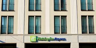 With its 1028 rooms & suites on 37 floors and a total height of 150m, the park inn by radisson hotel berlin alexanderplatz is the second largest hotel in germany and the tallest hotel in berlin. Hotels Am Alexanderplatz Berlin Holiday Inn Express Berlin Alexanderplatz