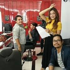 Ya allah teduhkanlah hati kami dan pagarilah kami dengan malaikatmu supaya esok pagi kami bangkit dengan aman dan damai…amiin ya robbal aalamiin *** jangan pernah lupa untuk berdoa malam ini sebelum engkau tertidur karena allah tidak pernah lupa untuk. Juliaziegler Instagram Posts Photos And Videos Picuki Com