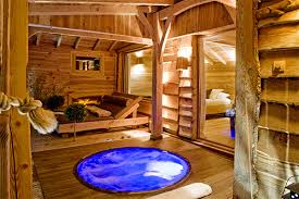 Location de cabanes dans les arbres. Hebergement Insolite Dans Les Arbres Cabane Spa