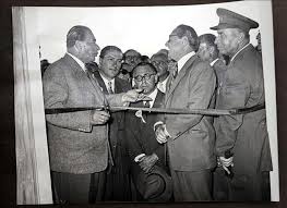 Albay türkeş, bir baktı ki; Adnan Menderes Kimdir Bilinmeyen Fotograflari Ntv