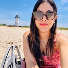 Need to leave our hotel in Waikiki around 4am ! To get to the airport  wondering if Lyft is reliable ? If we pre book ?