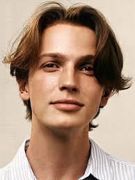 The Curtains Hairstyle In 2020 Curly Hair Men Middle Part Hairstyles Curtain Haircut