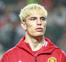 🚨🇧🇷 Andrey Santos rejected a Saudi proposal in the summer. Santos  refused the base salary of £6.9 million per year, around five times more  than what he currently receives at Chelsea. 🤯 (@