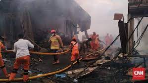 Kebakaran hebat melanda sejumlah rumah di pemukiman padat penduduk di tanah abang, jakarta pusat, selasa 26 september petang. Ubql28c Pgoonm