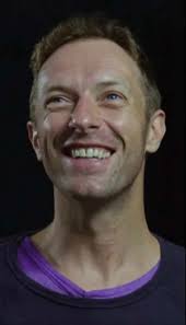 O Coldplay está sempre “falando de amor e de coisas maravilhosas, e acho  que sempre vai ser assim” #coldplay #chrismartin #yellow