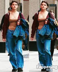Suri Cruise  suricruise_sc Nude Leaks Photo 3 | TheFappening