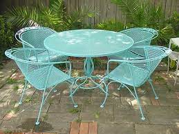 Pin By Diane Hargreaves On Vintage Wrought Iron Patio Furniture Vintage Outdoor Furniture Vintage Patio Vintage Metal Chairs