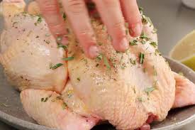 Cocer en el horno durante 30 minutos a 205º c. Pollo Al Horno Con Limon Y Patatas Pollo Asado O Rostizado En Casa
