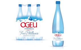 La Marque Minerale Ogeu Est Distribuee Dans Le Sud Ouest De La France Sourcee Et Produite Sur Place Elle Incarne L Esprit Des Packaging Mineraux Eau Minerale