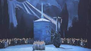 Nach einem jahr zwangspause geht es wieder los auf dem grünen hügel: Kritik Lohengrin Bei Den Bayreuther Festspielen Ein Blauliches Technomarchen Bayreuther Festspiele Br Klassik Bayerischer Rundfunk