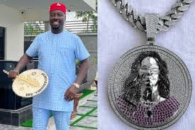 Obi cubana cubana chief priest make peace and shutdown wedding party in lagos with manlike chico. 57wsgkb1koye1m