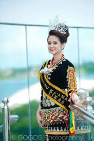 #undukngadau #kaamatan #sabah unduk ngadau kaamatan is a beauty pageant held annually during the kaamatan cultural event in sabah, malaysia. 21 Sabah Borneo Costume Kaamatan Ideas In 2021 Sabah Borneo Costumes