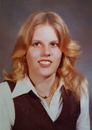 Senior Photo 1982 (17yo) Monday (59yo) i just noticed that young pic was  airbrushed. i wonder if i can get my phone to do that to current pics! 😂