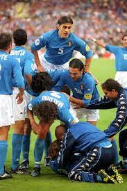 Italy European Championships 2000 Squad Cannavaro Conte Zambrotta Fiore Albertini Maldini Del P National Football Teams World Football Soccer Players