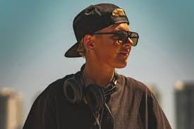 Peter Steele And Christina Novelli Release “Moment In Time”