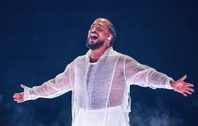 Thí sinh Pháp Eurovision Slimane cắt ngắn phần trình diễn diễn tập để có bài phát biểu bất ngờ về "hòa bình" - NEWHD Media