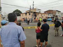 El incendio fue atendido por varias unidades del benemérito cuerpo de bomberos de guayaquil, en coordinación con otros organismos de socorro. Tres Fallecidos Dos Ninos Entre Ellos En Un Incendio En Guayaquil Diario El Mercurio