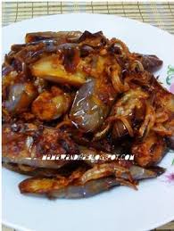 Nah bunda bagaimana cara membuat terong penyet sambal terasi pedas enak. Resepi Terung Berlada Ikan Bilis Resepi Merory Sedap Betul