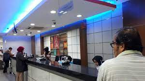 Perbankan telah menyiapkan uang tunai mencapai puluhan triliun dan akan tetap beroperasional secara terbatas selama libur hari raya idul fitri. Libur Lebaran Tetap Operasional Simak Ini Jadwal Layanan Perbankan Bca Bank Mandiri Bri Dan Bni Banjarmasin Post