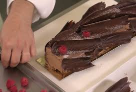 Buche Chocolat Framboise Par Alain Ducasse Recette Buche Chocolat Framboise Chocolat Framboise Framboise