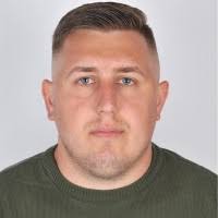 300+ profilů „Raev“