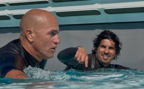 Gabriel Medina e Kelly Slater surfam em piscina de ondas no meio de São  Paulo
