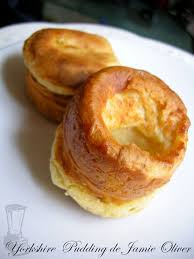 Jamie Oliver Et Ses Yorkshire Pudding Recette Ptitchef Recette Recette Recettes Jamie Oliver Recette Dessert