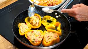 Peperoni ripieni in padella senza carne. Peperoni Ripieni Senza Forno Ricetta Vegetariana Gustosa E Facile Stuffed Peppers Recipe Youtube