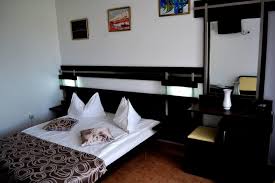 Which popular attractions are close to hotel tomis? Hotel Tomis Pensiune Completa Mamaia Romania Sejururi Individuale Din De Oriunde