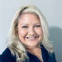 Nancy Helm's Instagram, Twitter & Facebook